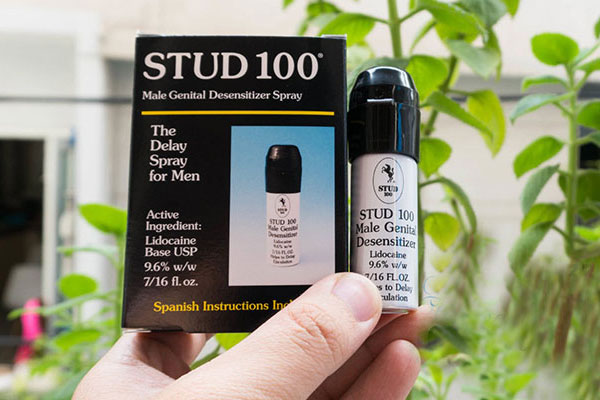 chai-xit-stud-100-chinh-hang